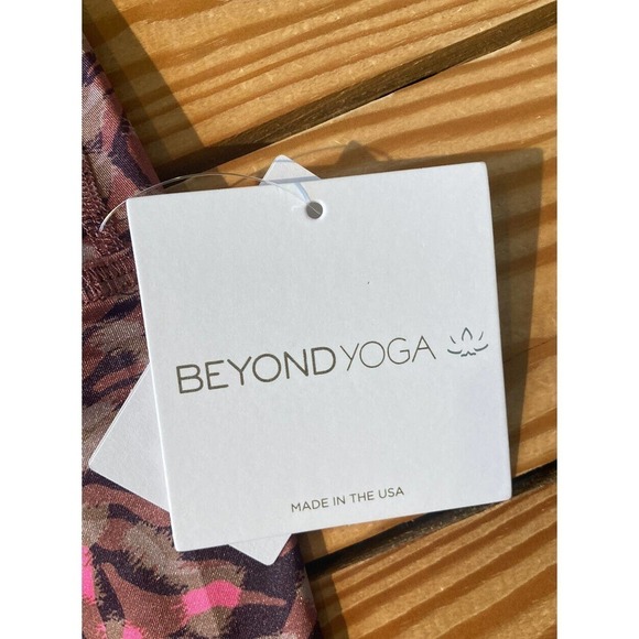 NWT Beyond Yoga Electric Cheetah Swirl Leggings Size Large Women’s Pink MSRP $79 - Picture 5 of 11